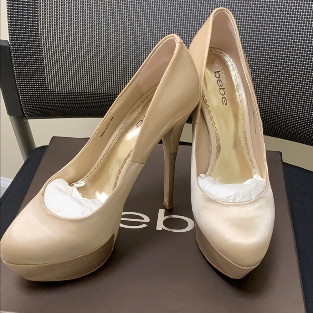 Bebe Gold and Nude evening pump Size 7